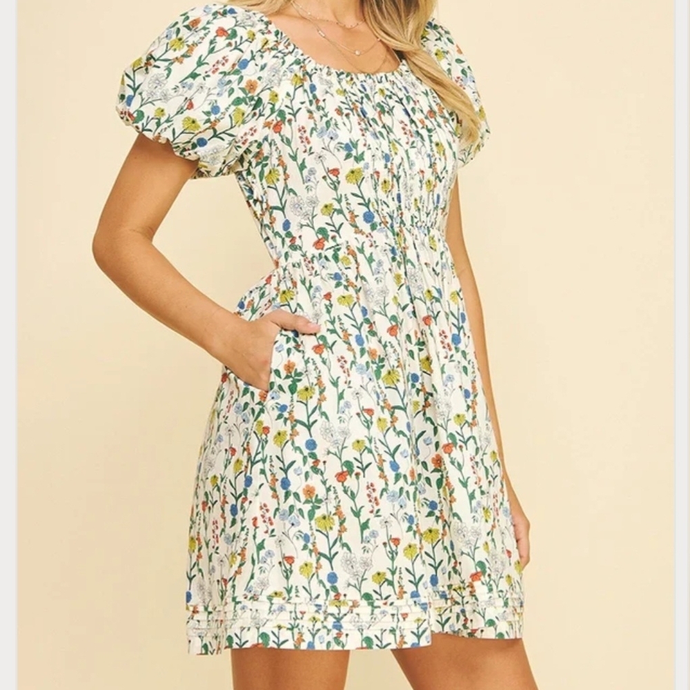 Perfect "Pinch" Floral And White Summer To Fall Dress. Cottagecore Stretch Large
